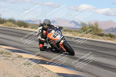 media/Nov-16-2025-Race Pace (Sun) [[8c5fa54630]]/Verified Riders/4-Turn 3 Inside (1050am)/